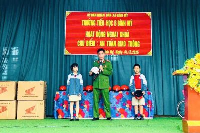 Tuyên truyền pháp luật về An toàn giao thông và phòng ngừa Thiếu nhi vi phạm pháp luật.